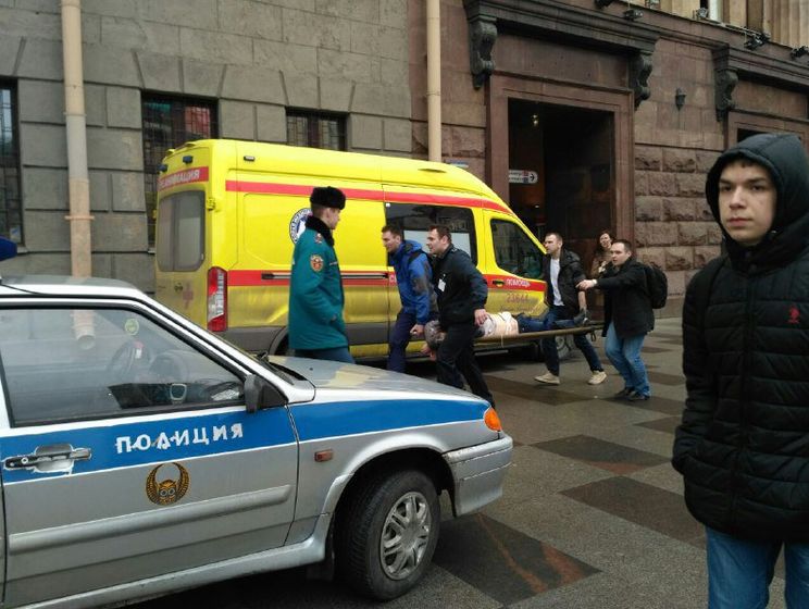 Национальный антитеррористический комитет сообщил о 10 погибших в результате взрыва в метро Санкт-Петербурга