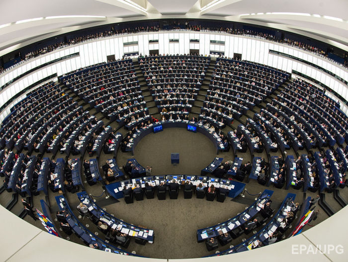 В Европарламенте состоялись дебаты по безвизу для Украины: ключевые фракции – "за", праворадикалы – "против"
