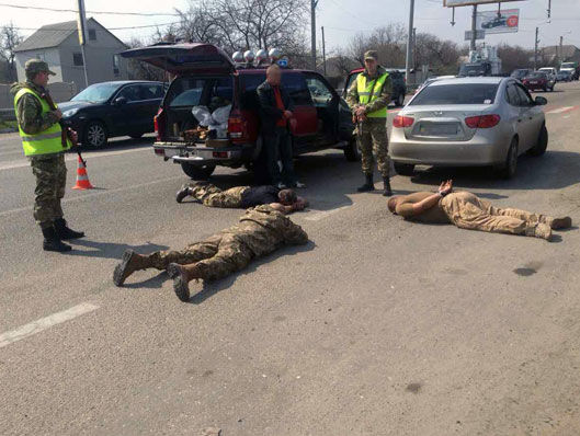 На въезде в Харьков задержан автомобиль, перевозивший боеприпасы из зоны АТО &ndash; полиция