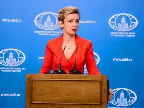 Захарова назвала слова Тиллерсона, что РФ необходимо выбрать между Асадом и США, "игрой мускулами"