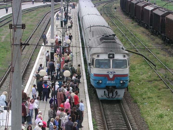 В Киевской области 20 человек три часа блокировали движение поездов