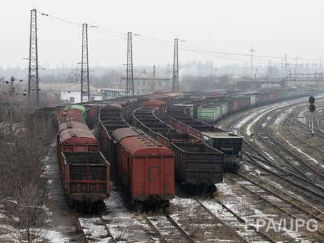 Во Львове в результате столкновения грузового поезда, электровоза и тепловоза с рельсов сошли восемь товарных вагонов