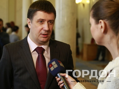 Кириленко: Введение чрезвычайного положения в Донецкой и Луганской областях актуально