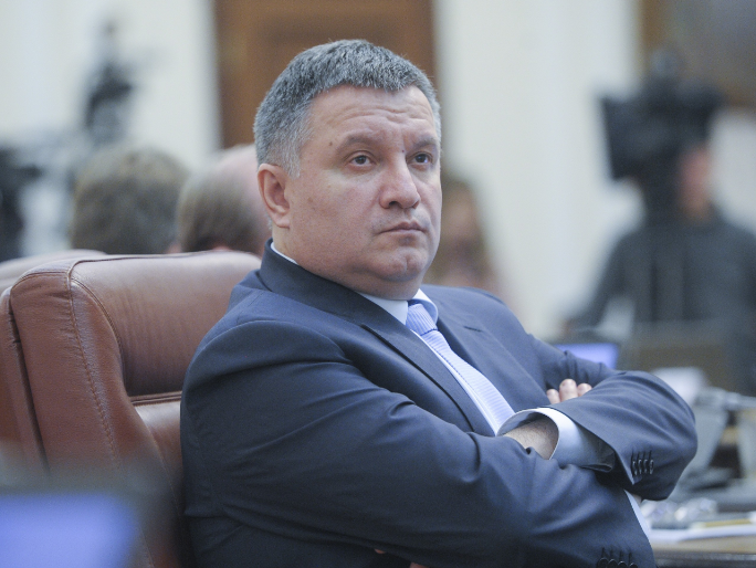 Аваков попросил Интерпол не объявлять Яценюка в международный розыск по запросу РФ