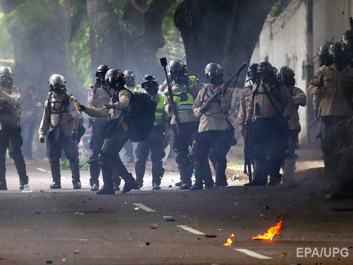 Мадуро объявил о созыве учредительного собрания. В оппозиции это назвали переворотом и зовут людей на улицы