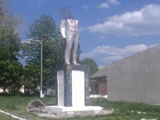 В Одесской области неизвестные "обезглавили" памятник Ленину — СМИ
