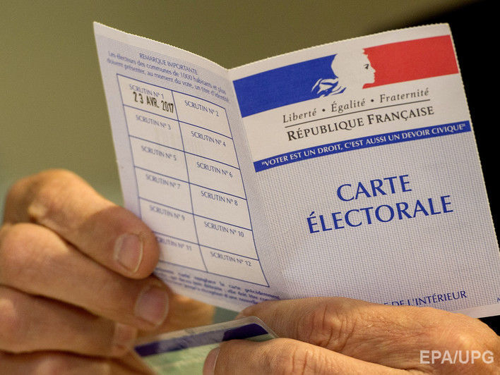 На избирательном участке во французском посольстве в Киеве проголосовали более 100 человек