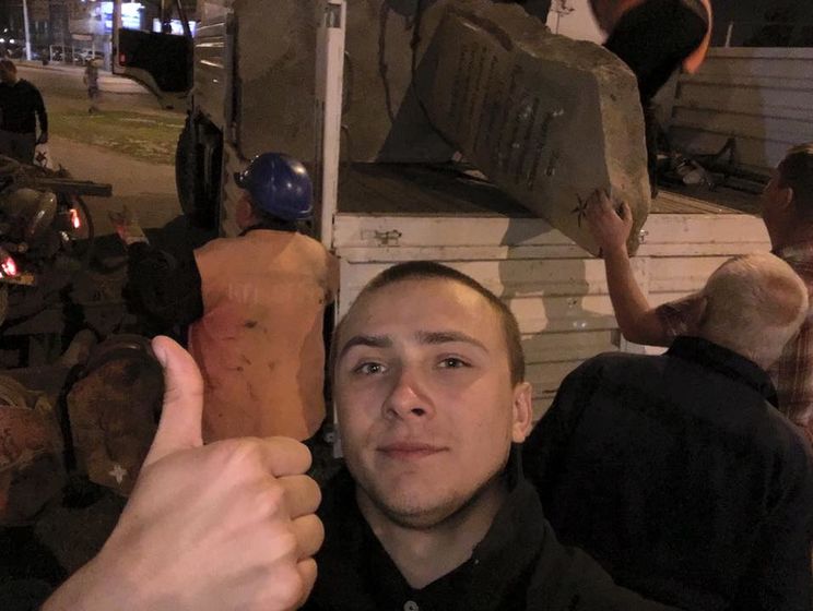 В Одессе демонтировали памятный камень Жукову