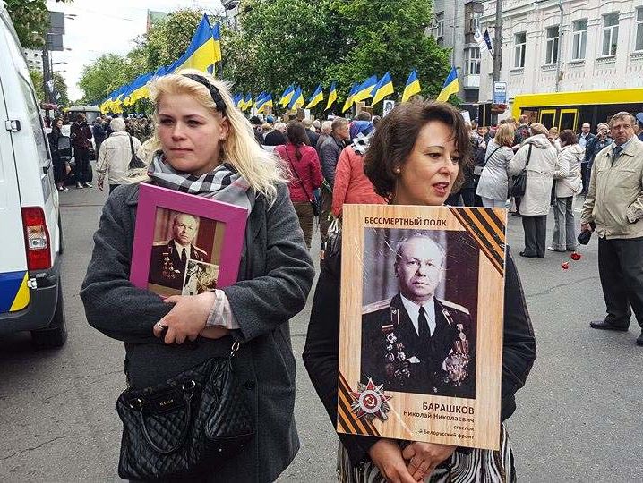 В Киеве у монумента Вечного огня произошла потасовка &ndash; СМИ