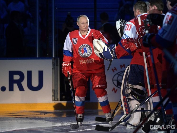 Путін закинув шість шайб у хокейному матчі в Сочі. Відео