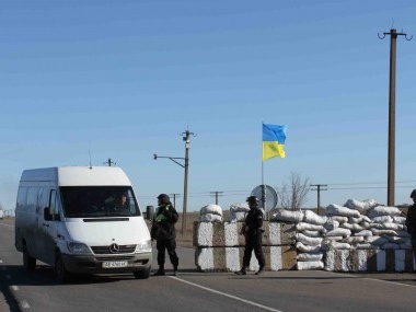 На выезде из Крыма пограничники задержали посылку с бронежилетами для харьковчан