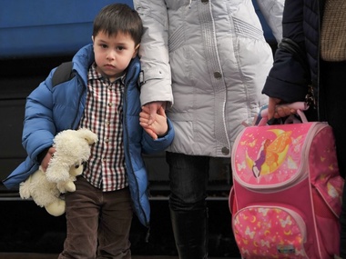 Махницкий поручил проверить условия проживания крымских переселенцев
