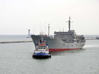 Корабль управления "Донбасс" прибыл из Севастополя в Одессу. Фоторепортаж