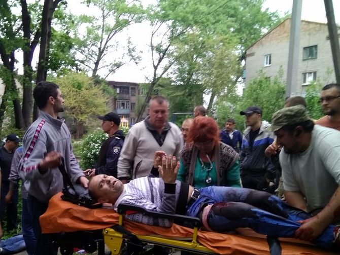В Днепропетровской области таксисту прострелили ноги за нежелание отвечать на приветствие "Слава Україні" – СМИ