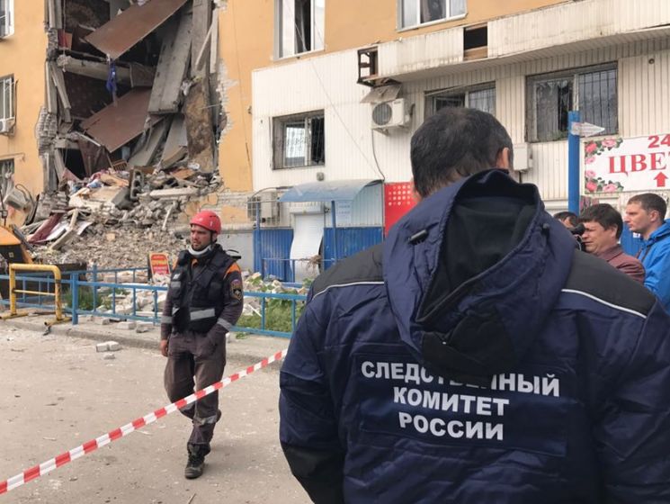 В Волгограде в результате взрыва обрушился подъезд жилого дома, двое погибших