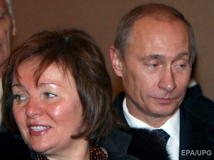 Мін'юст РФ зробив попередження фонду, за яким стоять екс-дружина Путіна та її чоловік – Reuters