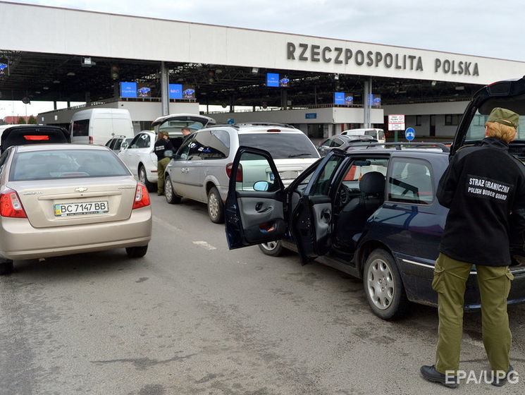 Из-за введения безвиза для Украины Польша увеличит количество таможенников на границе