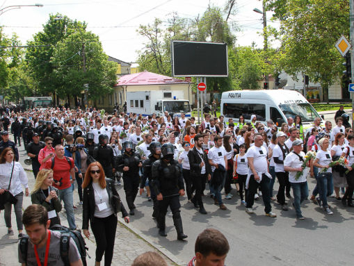 В Кишиневе священники пытались забросать участников ЛГБТ-марша яйцами – СМИ