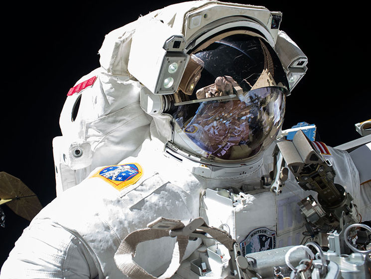 Американские астронавты внепланово выйдут в космос