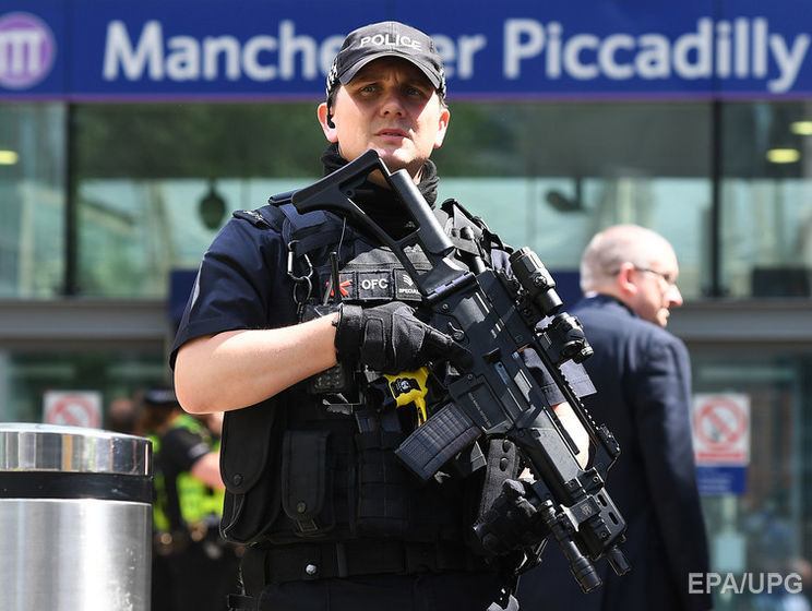 Взрыв в Манчестере. Что известно о терактах на концерте Арианы Гранде и в торговом центре