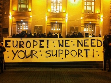 Немецкие таможенники демонстративно пускали украинцев через окно для европейцев