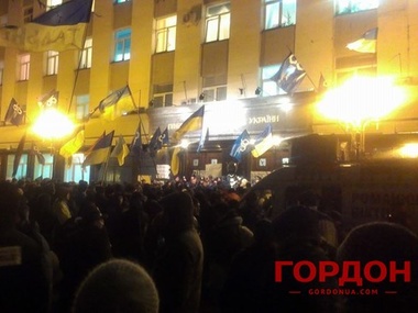 Тысячи протестующих под ГПУ требуют "Пшонку – на кашу!". Фоторепортаж