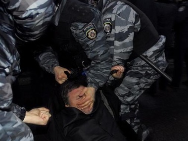 "Беркут" во время разгона Евромайдана: Вперед! Гони их! Уже войска на месте. Аудио
