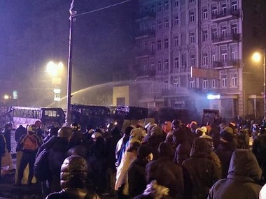 Генпрокуратура начала расследование фактов применения водометов против демонстрантов на Майдане
