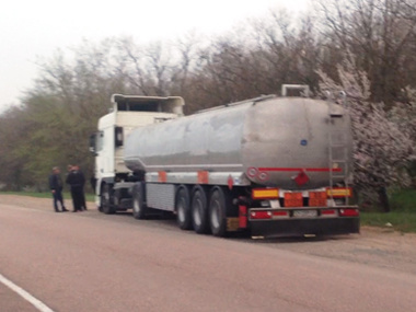 В Херсонской области задержаны две цистерны контрабандного дизтоплива из Крыма