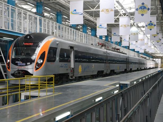 "Укрзалізниця" планує підвищити максимальну швидкість пасажирських поїздів до 200 км/год