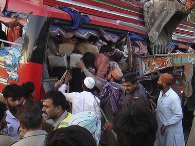 В Пакистане в ДТП погибли 42 человека