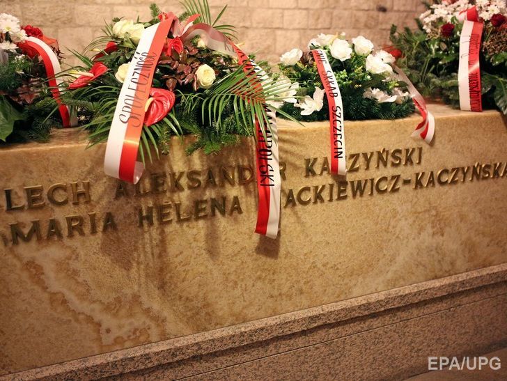 В гробу погибшего в Смоленской катастрофе Качиньского нашли останки еще двух человек
