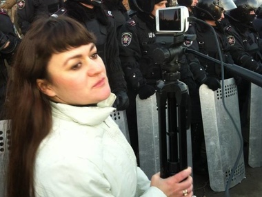 Адвокат: Похищенную журналистку Крат удерживают в управлении СБУ Славянска