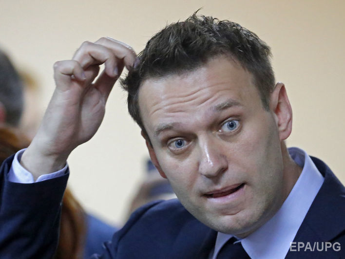 "Не хочет старик Путин, чтобы прошли нормальные митинги. Он вор и ему неприятны лозунги против воров". Навальный объявил о переносе акции оппозиции