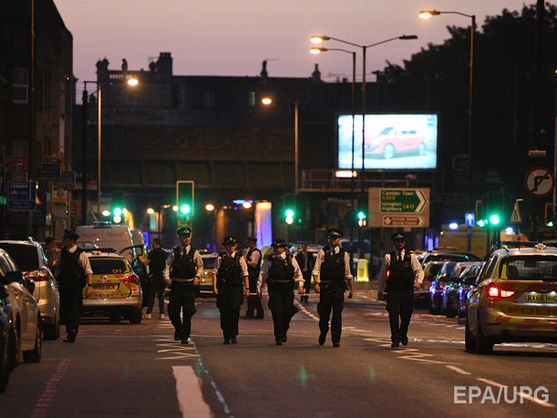 Мэй заявила, что полиция расследует наезд на толпу в Лондоне как потенциальный теракт