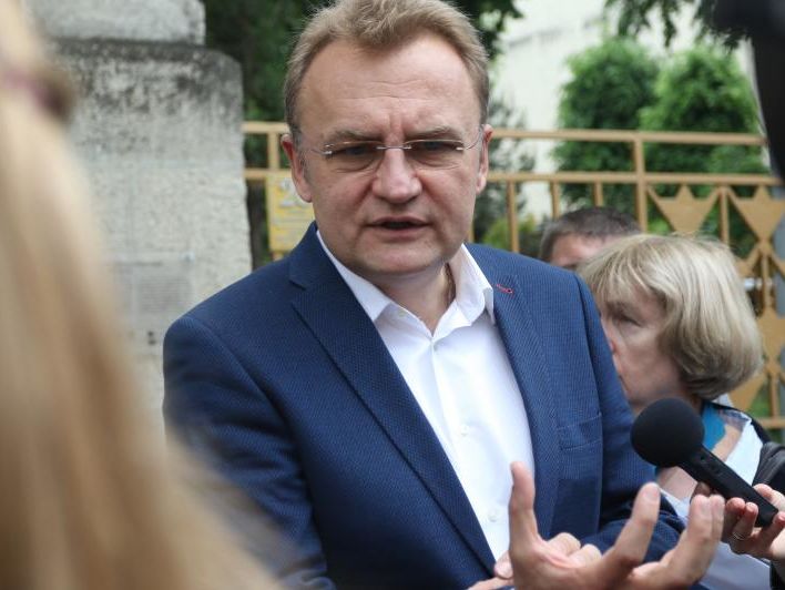 Садовый заявил о необходимости эвакуировать детей из Львова в случае обострения мусорного кризиса