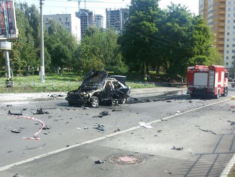 В Киеве взорвался автомобиль, есть погибший. Фоторепортаж