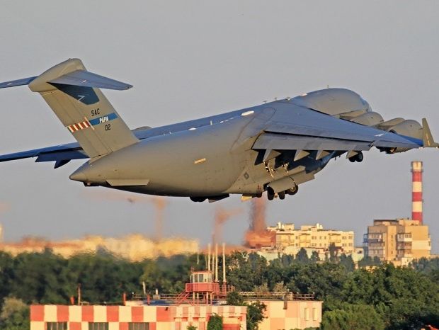 В Одессу прибыли два военных самолета НАТО