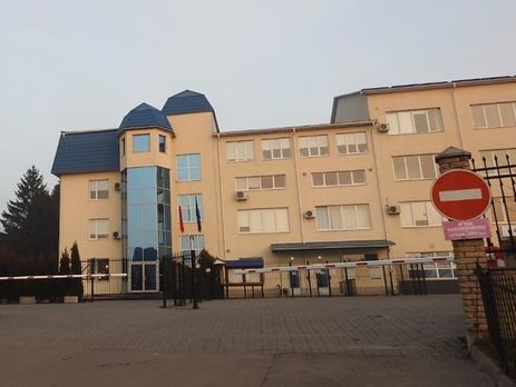Неизвестные взорвали петарду около польского консульства в Луцке