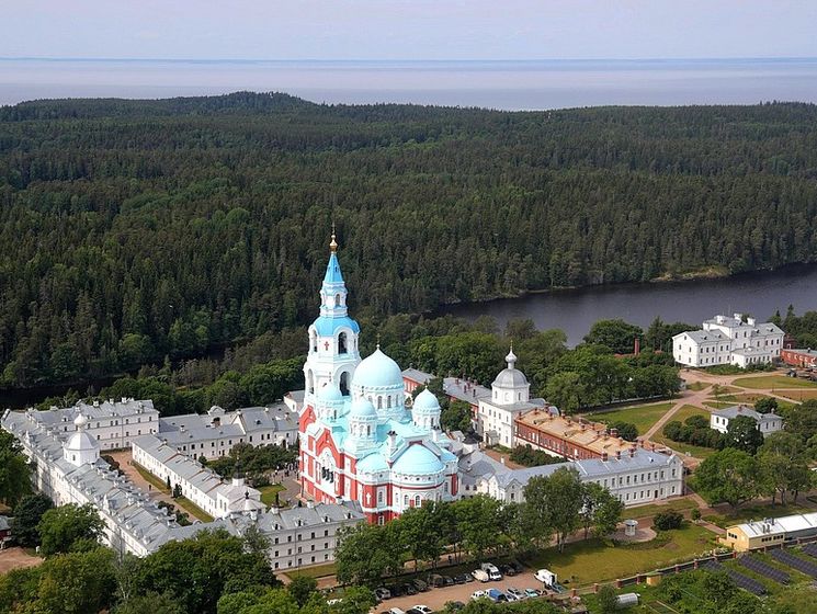 СМИ сообщили, что Путин подарил яхту Валаамскому монастырю. В Кремле это опровергают