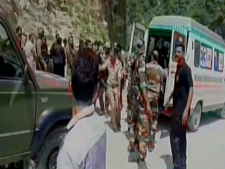 ﻿В Індії автобус із паломниками впав в ущелину, 16 осіб загинули, 20 дістали поранення