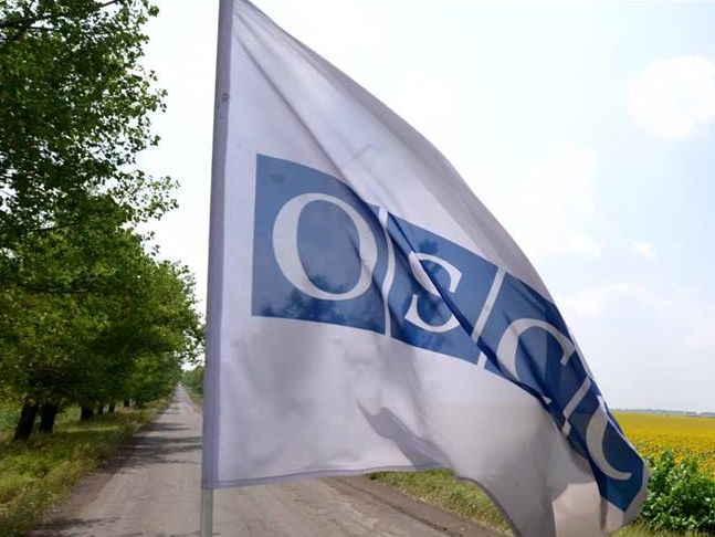﻿У місії ОБСЄ заявили, що не змогли проїхати у Світлодарськ через нерозміновану дорогу