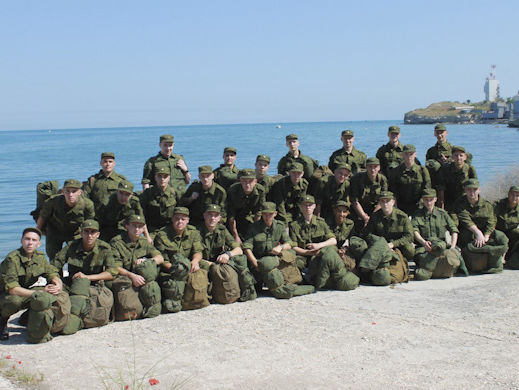 В минобороны РФ заявили, что в Севастополе на службу в российскую армию призвали 400 человек