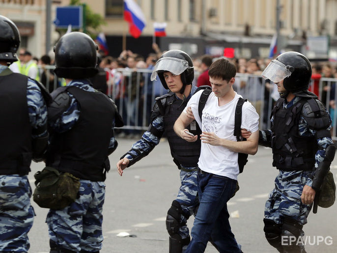 ﻿Бабченко – Навальному: Ви боретеся з режимом – ви можете, бл...дь, йому хоч штрафи самі не платити?