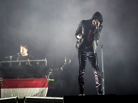 ﻿Linkin Park створила віртуальний меморіал солістові Беннінгтону, який наклав на себе руки
