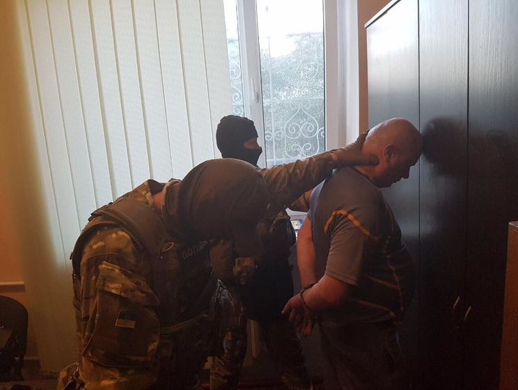 Луценко: В Волынской области задержали правонарушителя, который дал взятку $5 тыс. прокурору