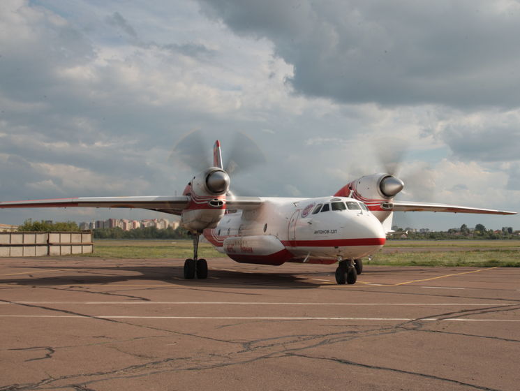 Самолет ГСЧС Украины вернулся из Черногории, где помогал бороться с лесными пожарами. Видео