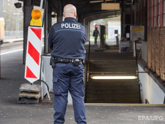 Мужчина напал с ножом на посетителей супермаркета в Гамбурге, один человек погиб