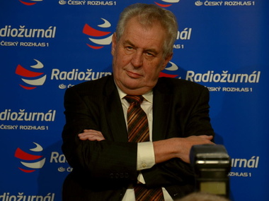 Президент Чехии требует немедленного освобождения представителей ОБСЕ в Славянске