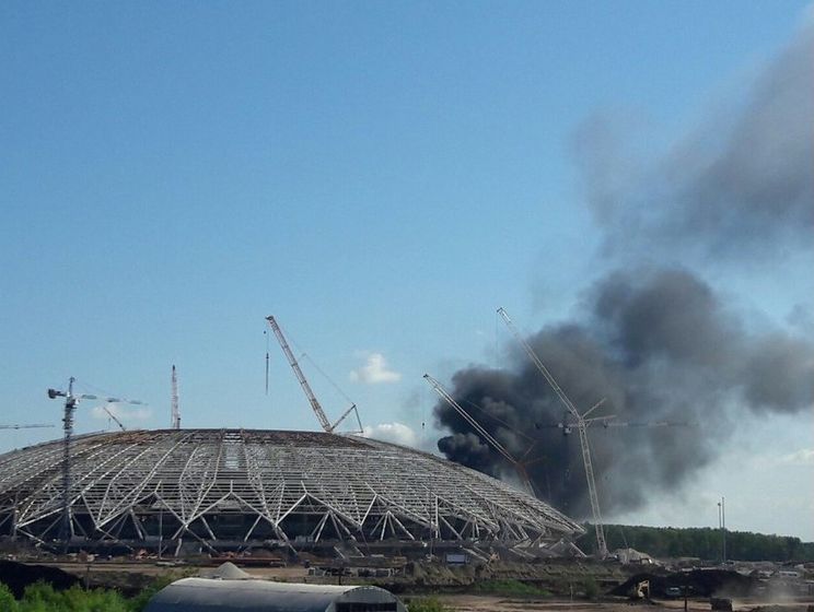 В Самаре загорелся стадион, который строят к чемпионату мира 2018 года